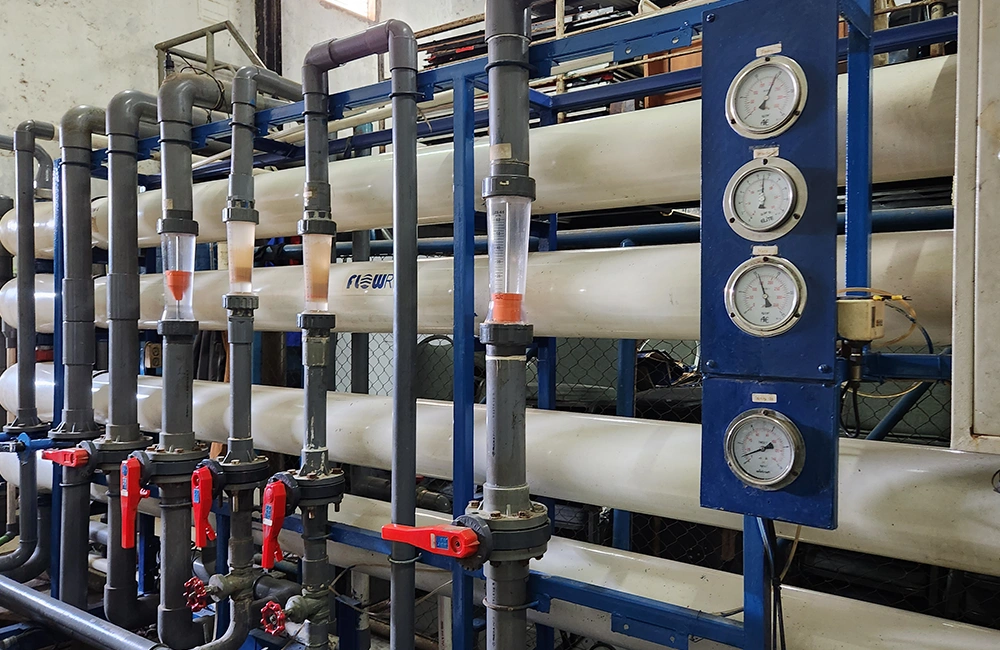 penyaringan air menggunakan teknologi reverse osmosis
